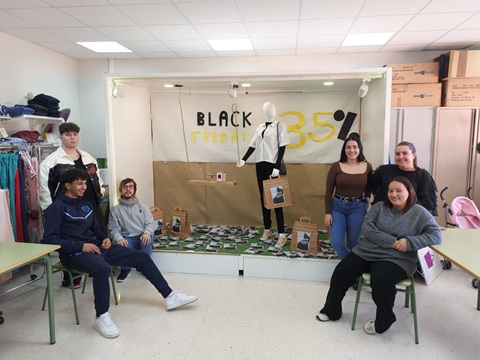 Escaparate Black 2 Escaparate Black 2