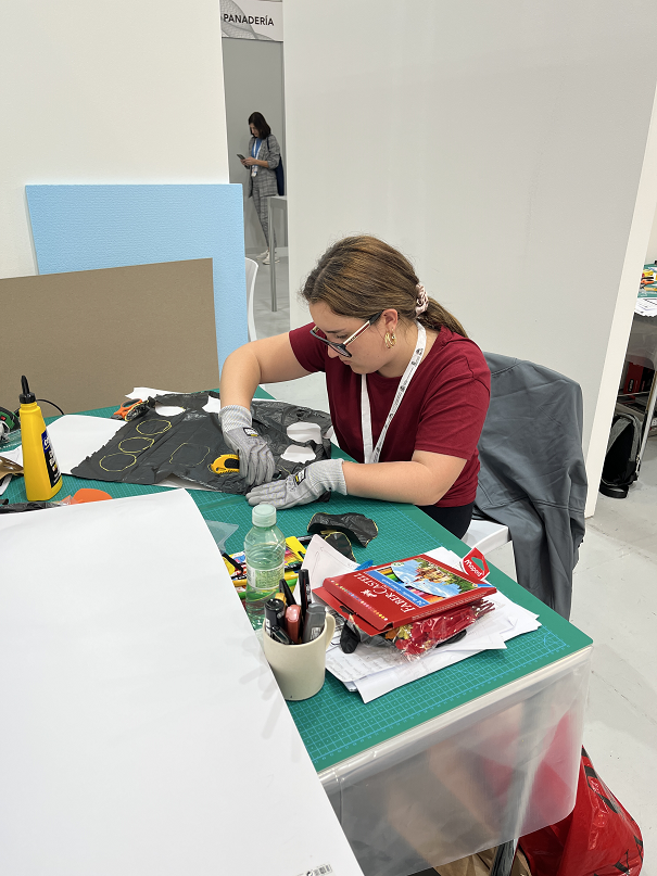 Gisela en Skills trabajando