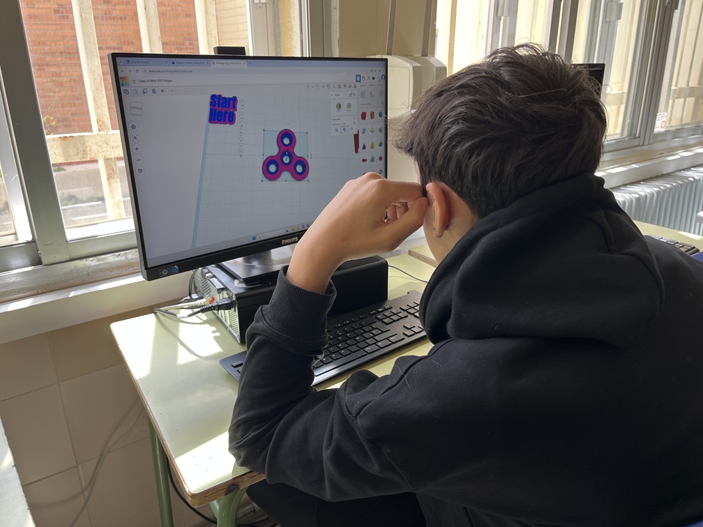 Alumnos FPBasica Impresion 3D Diseño Spinner